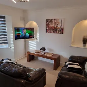  Holiday home Dulverton House - 3 Bed House /sleeps 6+ Driveway+close To M1 United Kingdom